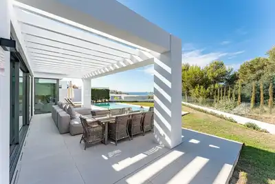 Image de Luxury villa with sea views.