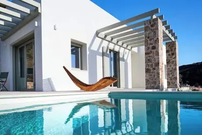 Image de One property, 3 cottages with plunge pools, 6 bedrooms, set in an olive grove