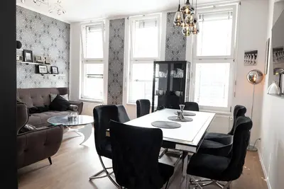 Image de 140 qm Eisenach Stadtzentrum mit 4 Schlafzimmern, 2 Bäder, Großes Wohn/esszimmer