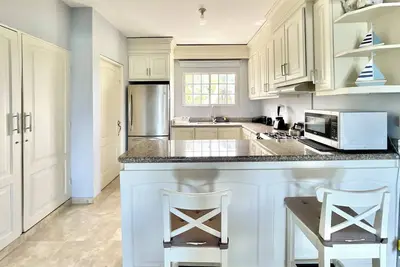 Image de 3-bedroom condo in charming Playa Juan Dolio with Ac, WiFi, Pool