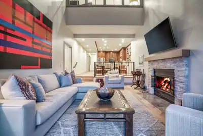 Image de Magnificent 3-Br 5-Star Platinum Penthouse, Ski In/Out in Beaver Creek Village!
