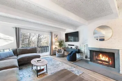 Image de New! Vermont Getaway! Stratton - close to skiing!