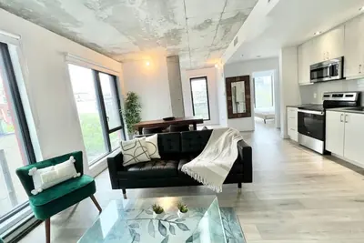 Image de Nice 2-bedroom apt in Old Port, featuring stylish decor modern amenities and a fantastic location.