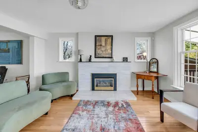 Image de Gen Brock’s Hideout | Historic Home on Escarpment