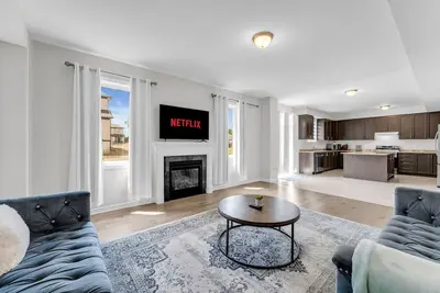 Image de Beautiful Mansion Mins from Niagara Falls & Buf