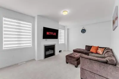 Image de Beautiful New Build by Elora