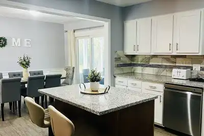 Image de 5 Br 2. 5 Bath Retreat Great for Families & Groups