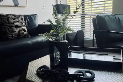 Image de Luxe Biltmore Condo with Queen Bed & Sofa Bed\n\n