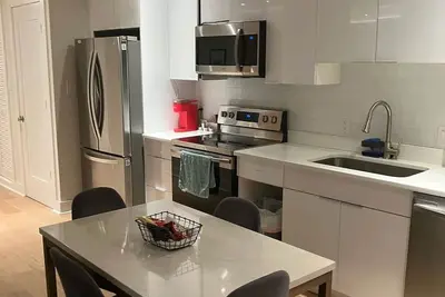 Image de Modern Downtown Suite -2br-Apt 3f