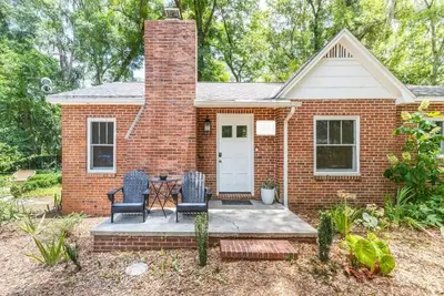 New! Charming 2-Bedroom House - 0. 8 Mile Walk to Stadium and Midtown! \n