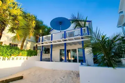Image de Oceanfront Bungalow Cable Beach House Bahamas - 2 Bedroom