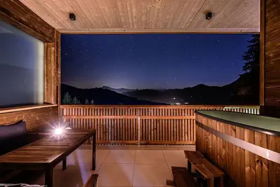 Image de Agréable appartement dans une maison de vacances avec Wifi, bain à remous, Tv, balcon, parking