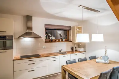 Image de Agréable appartement dans une maison de vacances avec Wifi, Tv, terrasse, animaux admis et parking