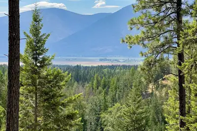 Image de One Small Rv Space North of Bonners Ferry. \n50 Amp, Water, Sewer. Ask about pets