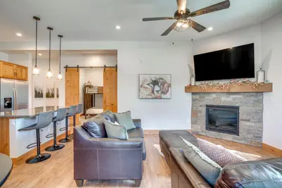 Image de Modern Elk Creek Condo w/ Hot Tub & Heated Floors