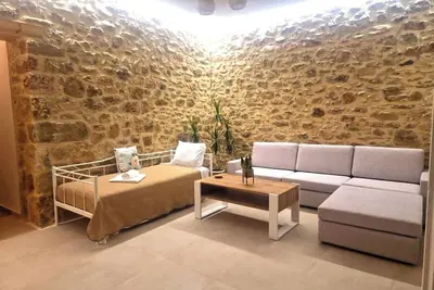 Image de Stone apartment close to the Athens airport \n