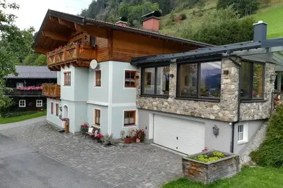 Image de Appartement 'Biobergbauernhof Bergzeit' avec vue sur les montagnes, terrasse privée et Wi-Fi