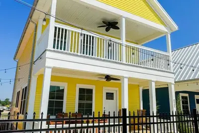 Image de Sunny Shores: Lakeside Cottage