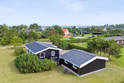 Image de \"Mirkka\" - 200m from the sea by Interhome