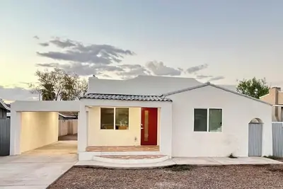 Image de Centrally located 2 bed 2 bath house zens 6