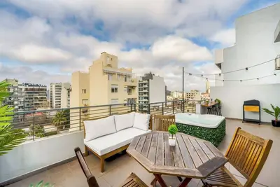 Mot + Ravignani 1372 - 1 Bd Pool & Bbq