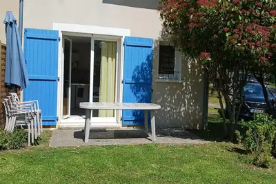 Image de Charmante résidence au pied du plateau de l'Aubrac saint Geniez d'olt 2 piscine