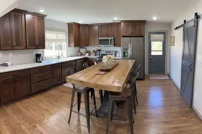 Image de Quaint, newly remodeled country cabin in the heart of Bourbon Country.