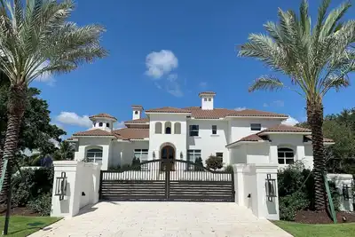 Image de Resort Luxury, Palm Beach Lifestyle, all amenities included!