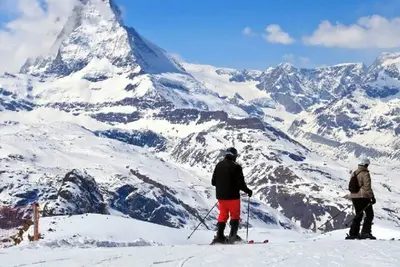 Image de Central Zermatt location close to lifts and a short drive to Gollf course