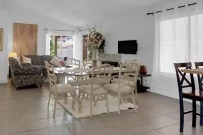Image de 20% discount per month, Privileged Location, 2 beds 2 baths wonderful pool, pets