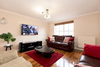 Image de 4 Bed House in Greater London + Parking - Pass the Keys