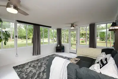 Image de An orchard acreage in the heart of the city!