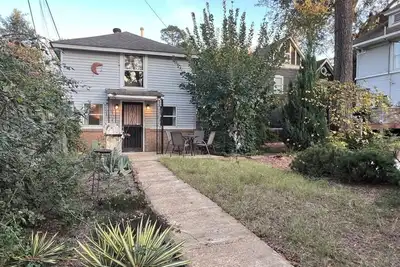 Image de Charming two bedroom Central Gardens carriage house in amazing Memphis