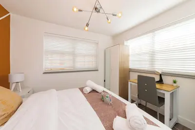 Image de Free Parking |2 Beds| Fully Equipped| Central City