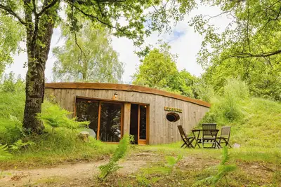 Image de Insolite - Cabane Elouan vitrée Saint Nicolas Des Eaux face à la rivière