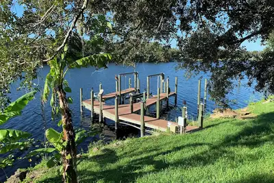 Image de Shady Oaks River House 4-bedroom with a Dock in enchanting LaBelle