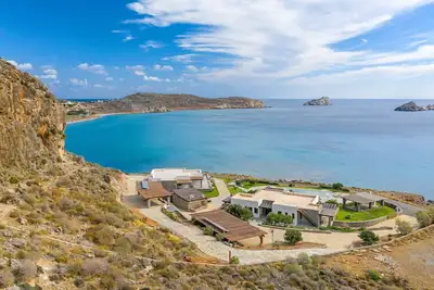 Image de Exquisite Crete Villa | Villa Eirene | 5 Bedrooms | Panoramic Sea Views | Shared Pool with a View & Pool Jacuzzi | Bbq | 200 m to Beach | Xerokampos