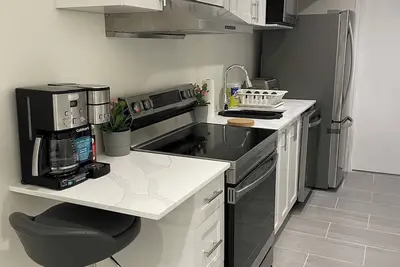 Image de New, Clean and Comfortable Apartment with Private Entrance.