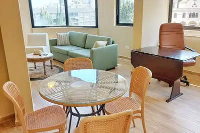 Image de Rita's Sunlit Corner Apt - Near Abc Mall