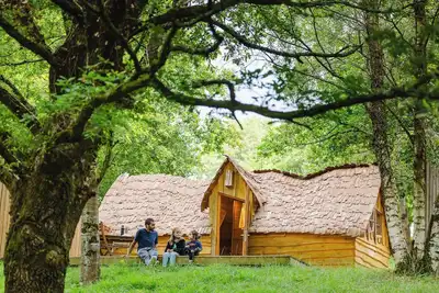Image de Insolite - Cabane enchantée Saint Nicolas Des Eaux face à la rivière