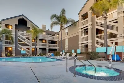 Image de Short Drive to Shoreline Amphitheatre! 1br Accessible Room w/ Free Breakfast!