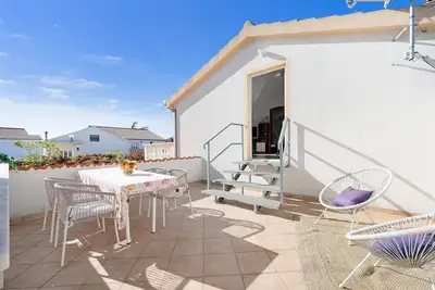 Image de Bel appartement de 2 chambres à.