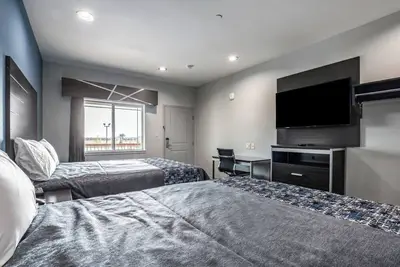 Image de Convenient Stay Located Right off I-10 | Family Stay | Free Breakfast & Parking