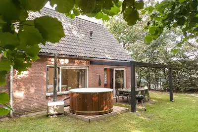 Image de Belle maison à Hoeven avec sauna