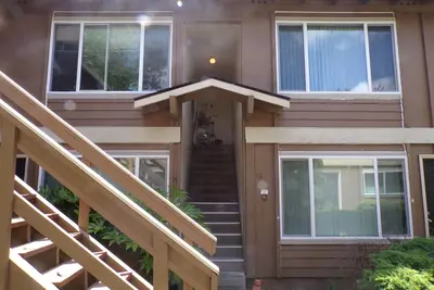 Image de Cedarbrook Apartment #16 Near Hillsdale and Multnomah Village on Fanno Creek