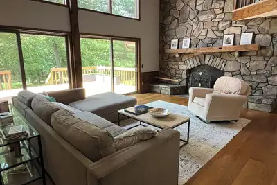 Image de Incredible spacious family friendly getaway