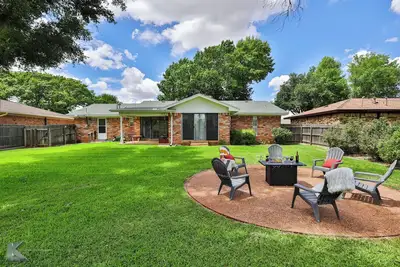 Image de Maxine's Place- A Wonderful Family Legacy