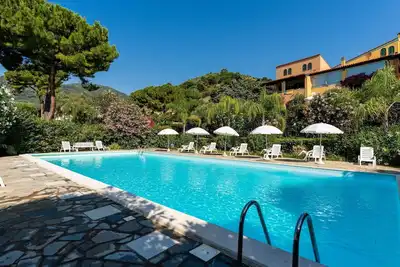 Image de Agréable appartement pour 4 personnes avec piscine, Wifi, balcon et animaux admis