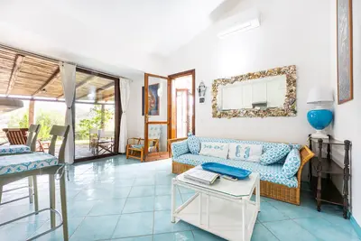 Image de Maison de vacances 'Holiday In Villasimius' avec vue sur la mer, Wi-Fi et climatisation