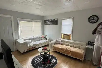 Image de Charming 2-bedroom house with WiFi and Ac in wonderful Detroit